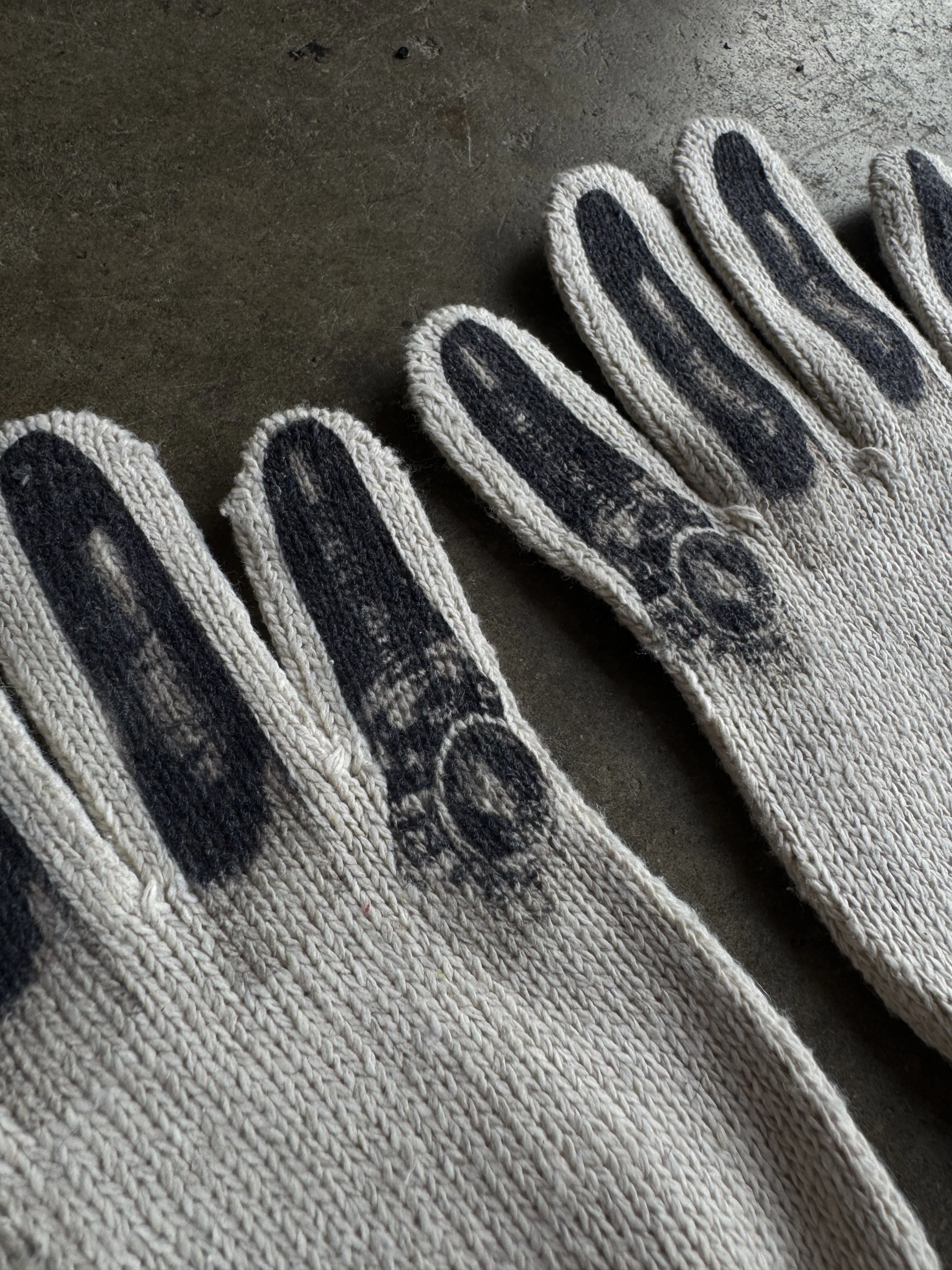 Lamy Gloves - Image 3